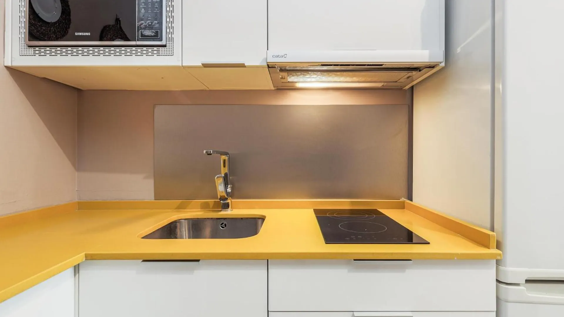 Bonito Apartamento De Diseno 1 Bed Arenal Seville 0*,  Spain